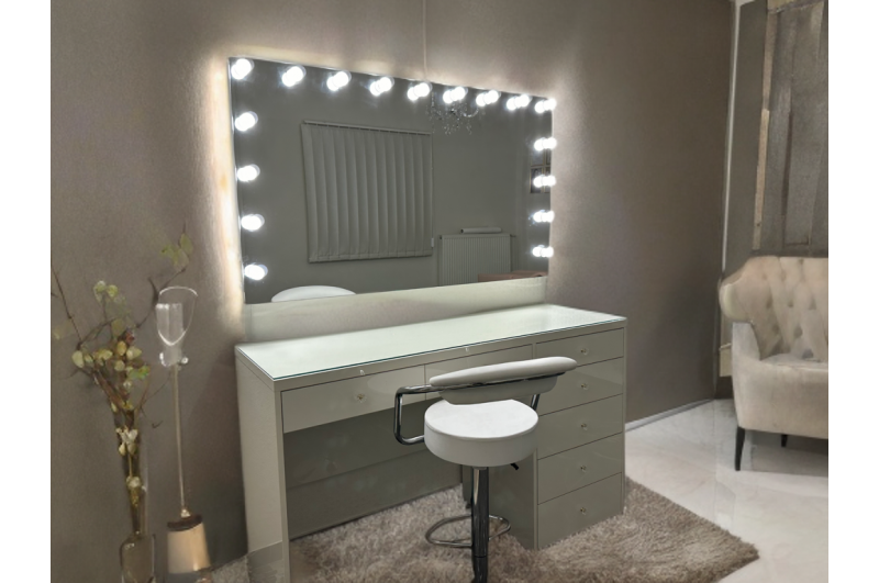 Aesthetic Hollywood Mirror